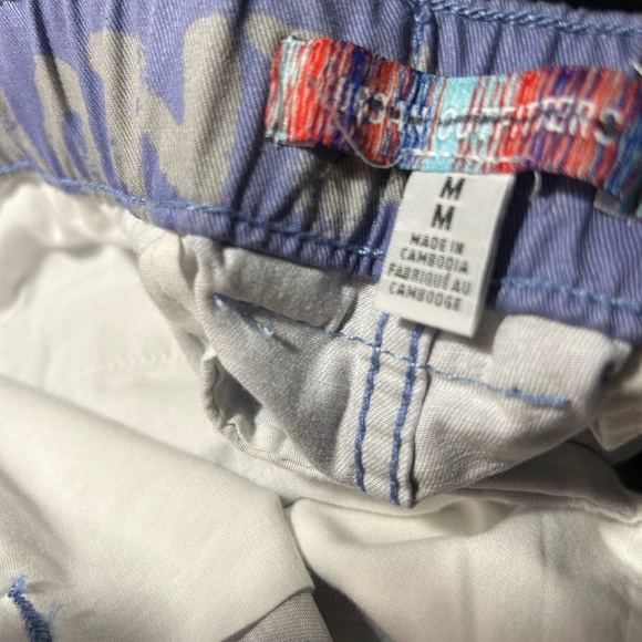 New without tags Urban Outfitters 
Size Medium Chino style pants 
Graphic print - Picture 2 of 8